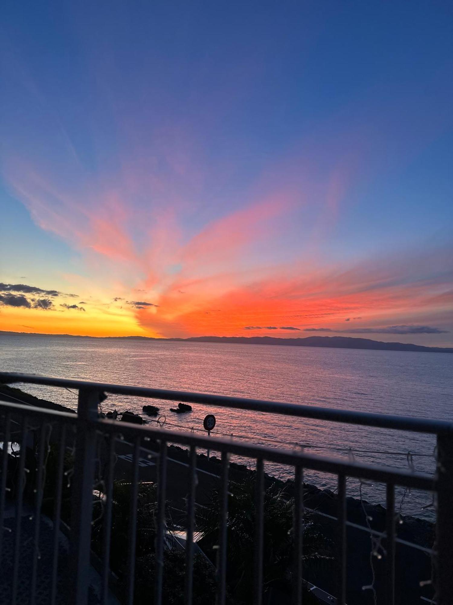 مبيت وإفطار Tapu Te Mata Bay Seaviews المظهر الخارجي الصورة