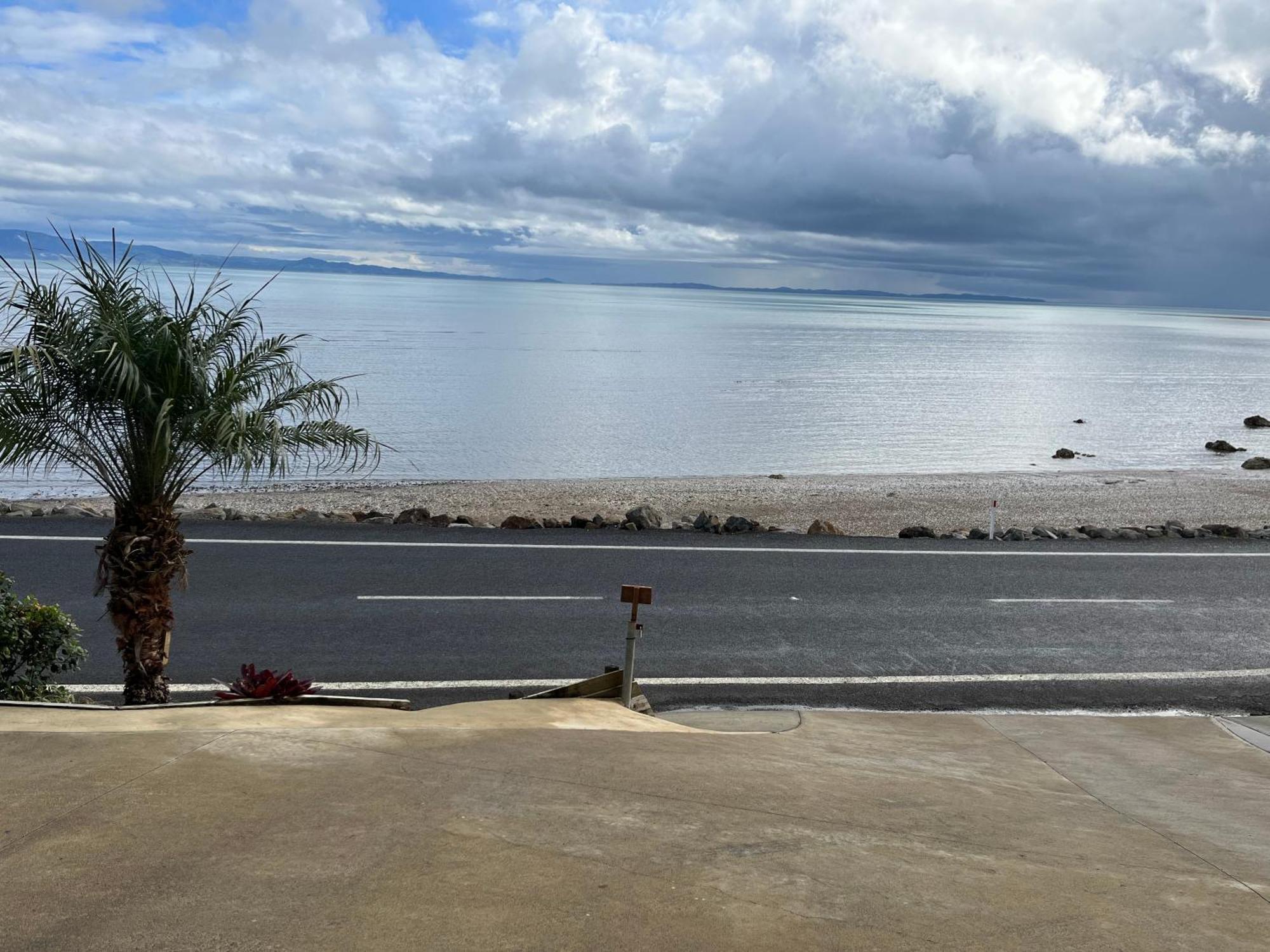 مبيت وإفطار Tapu Te Mata Bay Seaviews المظهر الخارجي الصورة